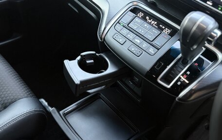 Honda Stepwgn IV, 2019 год, 2 590 000 рублей, 19 фотография