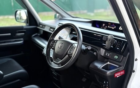Honda Stepwgn IV, 2019 год, 2 590 000 рублей, 15 фотография