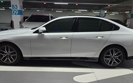 BMW 5 серия, 2026 год, 7 690 000 рублей, 3 фотография