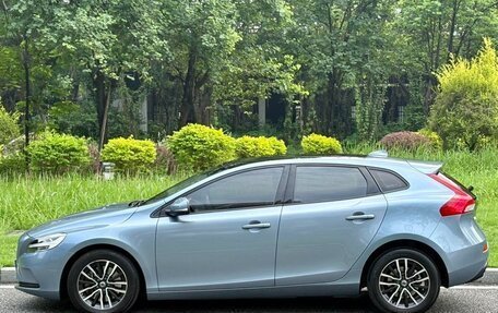 Volvo V40 II рестайлинг, 2019 год, 1 080 000 рублей, 6 фотография