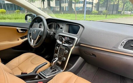 Volvo V40 II рестайлинг, 2019 год, 1 080 000 рублей, 16 фотография