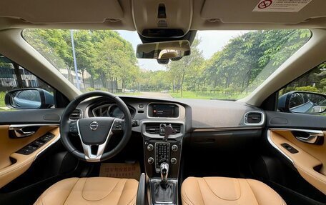 Volvo V40 II рестайлинг, 2019 год, 1 080 000 рублей, 14 фотография