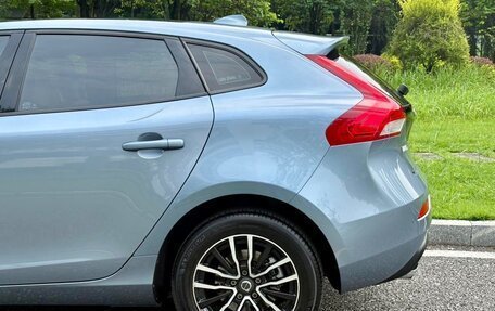 Volvo V40 II рестайлинг, 2019 год, 1 080 000 рублей, 7 фотография