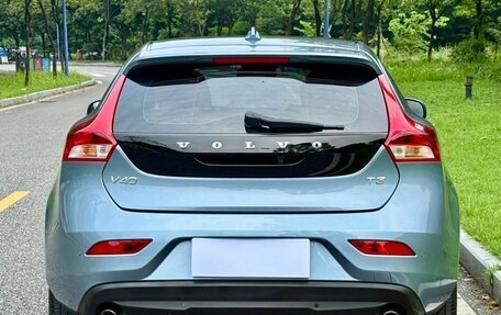 Volvo V40 II рестайлинг, 2019 год, 1 080 000 рублей, 9 фотография
