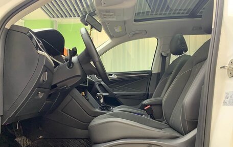 Volkswagen Tiguan II, 2022 год, 1 790 000 рублей, 8 фотография