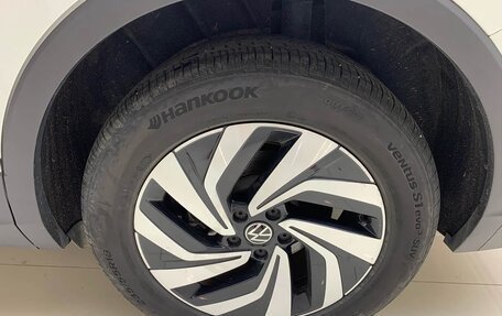 Volkswagen Tiguan II, 2022 год, 1 790 000 рублей, 14 фотография