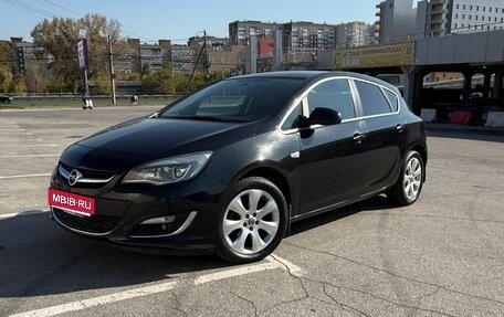 Opel Astra J, 2013 год, 931 500 рублей, 1 фотография