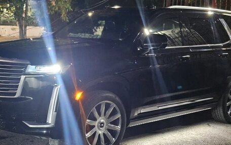 Cadillac Escalade V, 2023 год, 11 000 000 рублей, 7 фотография