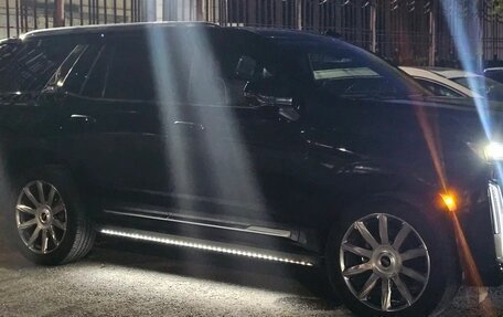 Cadillac Escalade V, 2023 год, 11 000 000 рублей, 10 фотография