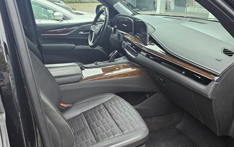 Cadillac Escalade V, 2023 год, 11 000 000 рублей, 19 фотография