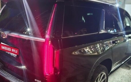 Cadillac Escalade V, 2023 год, 11 000 000 рублей, 11 фотография