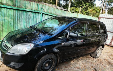 Opel Zafira B, 2012 год, 615 000 рублей, 3 фотография