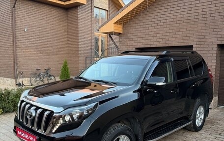 Toyota Land Cruiser Prado 150 рестайлинг 2, 2016 год, 3 800 000 рублей, 1 фотография