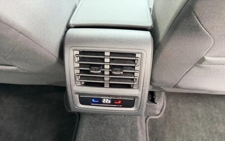 Volkswagen Golf VIII, 2022 год, 2 072 000 рублей, 17 фотография