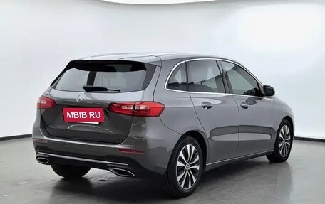 Mercedes-Benz B-Класс, 2021 год, 1 700 000 рублей, 6 фотография