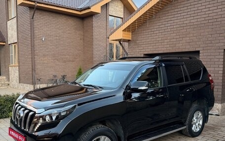Toyota Land Cruiser Prado 150 рестайлинг 2, 2016 год, 3 800 000 рублей, 2 фотография