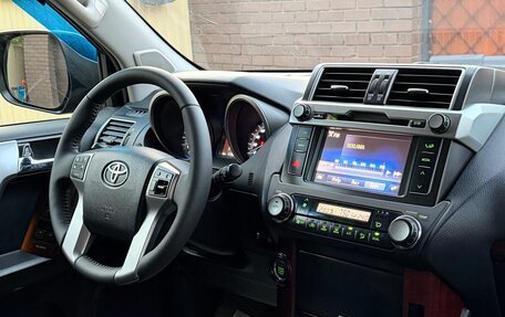 Toyota Land Cruiser Prado 150 рестайлинг 2, 2016 год, 3 800 000 рублей, 19 фотография