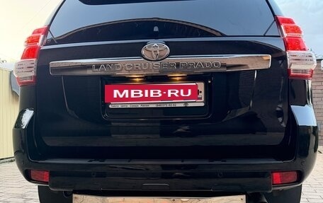 Toyota Land Cruiser Prado 150 рестайлинг 2, 2016 год, 3 800 000 рублей, 13 фотография