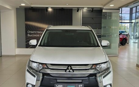 Mitsubishi Outlander III рестайлинг 3, 2018 год, 2 275 000 рублей, 2 фотография