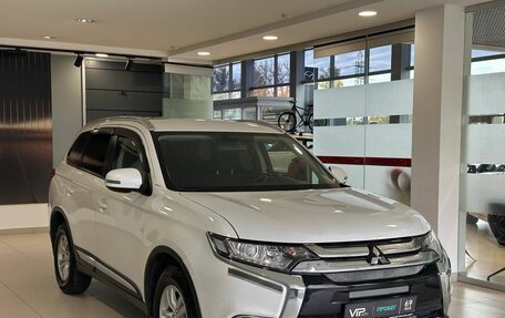 Mitsubishi Outlander III рестайлинг 3, 2018 год, 2 275 000 рублей, 3 фотография