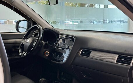Mitsubishi Outlander III рестайлинг 3, 2018 год, 2 275 000 рублей, 8 фотография