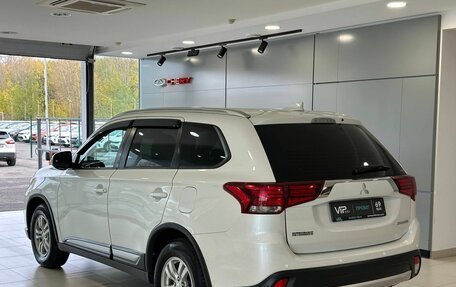 Mitsubishi Outlander III рестайлинг 3, 2018 год, 2 275 000 рублей, 6 фотография