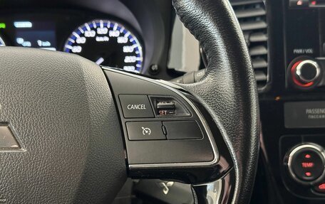 Mitsubishi Outlander III рестайлинг 3, 2018 год, 2 275 000 рублей, 13 фотография