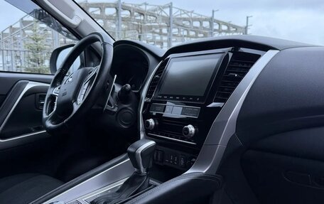 Mitsubishi Pajero Sport III рестайлинг, 2021 год, 3 550 000 рублей, 22 фотография
