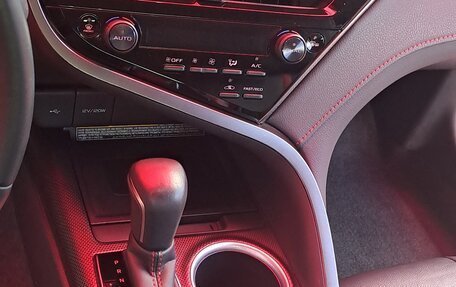 Toyota Camry, 2021 год, 3 850 000 рублей, 8 фотография