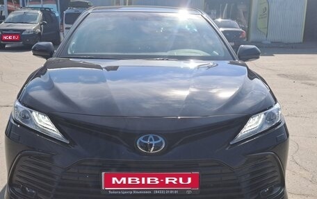 Toyota Camry, 2021 год, 3 850 000 рублей, 1 фотография