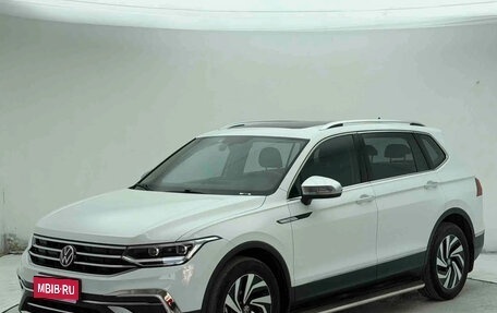 Volkswagen Tiguan II, 2022 год, 2 196 009 рублей, 1 фотография
