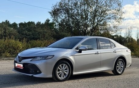 Toyota Camry, 2020 год, 1 850 000 рублей, 1 фотография