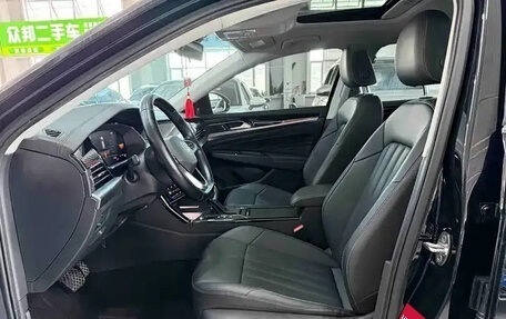 Volkswagen Passat B8 рестайлинг, 2023 год, 1 900 000 рублей, 14 фотография