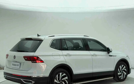 Volkswagen Tiguan II, 2022 год, 2 196 009 рублей, 4 фотография