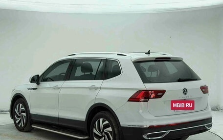 Volkswagen Tiguan II, 2022 год, 2 196 009 рублей, 3 фотография