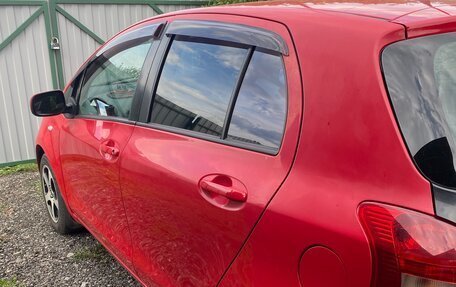 Toyota Yaris III рестайлинг, 2008 год, 790 000 рублей, 2 фотография