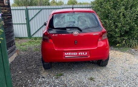 Toyota Yaris III рестайлинг, 2008 год, 790 000 рублей, 4 фотография