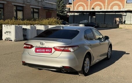 Toyota Camry, 2020 год, 1 850 000 рублей, 3 фотография