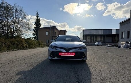 Toyota Camry, 2020 год, 1 850 000 рублей, 8 фотография