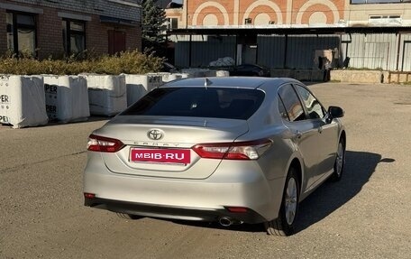 Toyota Camry, 2020 год, 1 850 000 рублей, 6 фотография