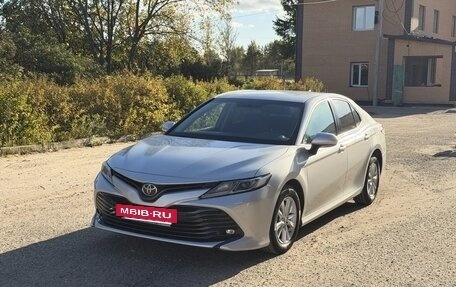 Toyota Camry, 2020 год, 1 850 000 рублей, 5 фотография