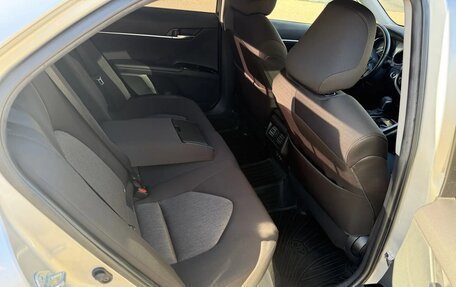 Toyota Camry, 2020 год, 1 850 000 рублей, 20 фотография