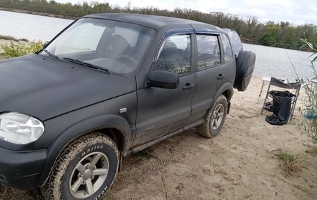 Chevrolet Niva I рестайлинг, 2004 год, 385 000 рублей, 3 фотография