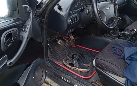Chevrolet Niva I рестайлинг, 2004 год, 385 000 рублей, 9 фотография