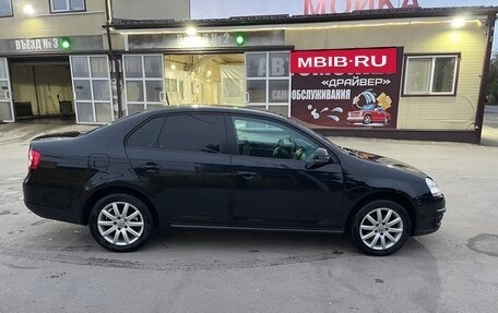 Volkswagen Jetta VI, 2010 год, 690 000 рублей, 4 фотография