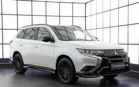 Mitsubishi Outlander III рестайлинг 3, 2022 год, 3 509 000 рублей, 3 фотография