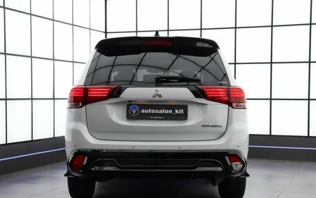 Mitsubishi Outlander III рестайлинг 3, 2022 год, 3 509 000 рублей, 5 фотография