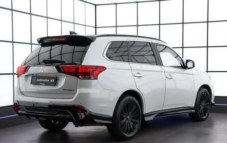 Mitsubishi Outlander III рестайлинг 3, 2022 год, 3 509 000 рублей, 4 фотография