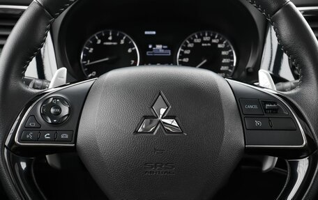 Mitsubishi Outlander III рестайлинг 3, 2022 год, 3 509 000 рублей, 12 фотография