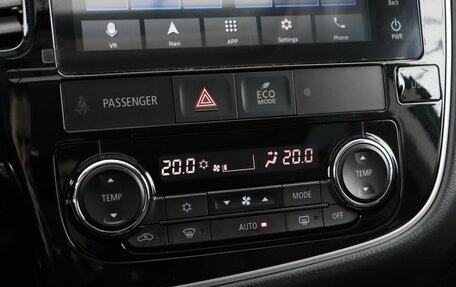 Mitsubishi Outlander III рестайлинг 3, 2022 год, 3 509 000 рублей, 15 фотография